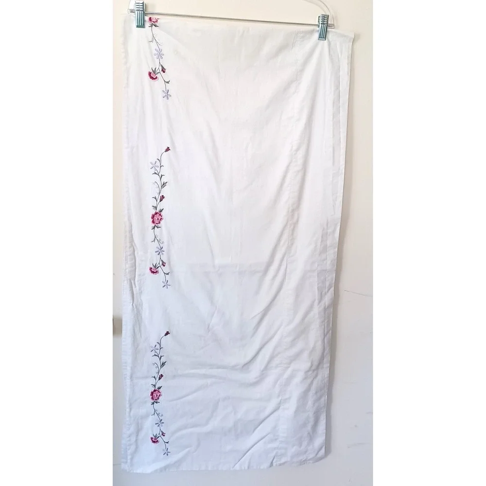 Floral Embroidered Valance Curtain JC Penney Cottage Farmhouse 18x84 White‎